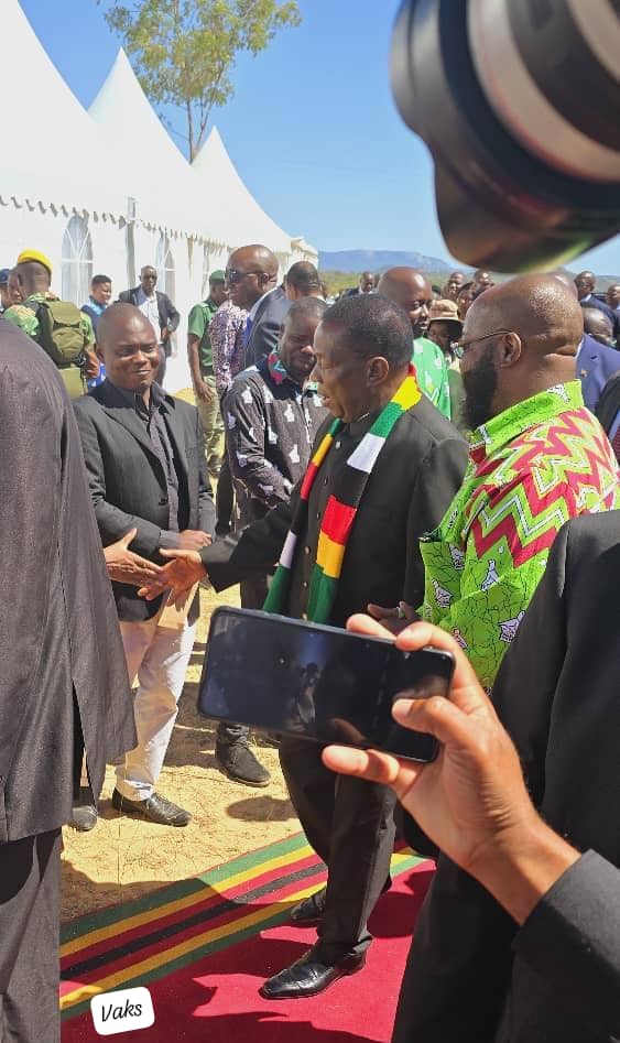 H.E President @edmnangagwa @ZimFirstLady Dr A Mnangagwa have arrived for the Childrens Party in Buhera, ahead of the 44th Independence celebrations tomorrow at the same venue. The celebrations are running under the theme: 'Zim@44: Unity, Peace and Development Towards Vision 2030”