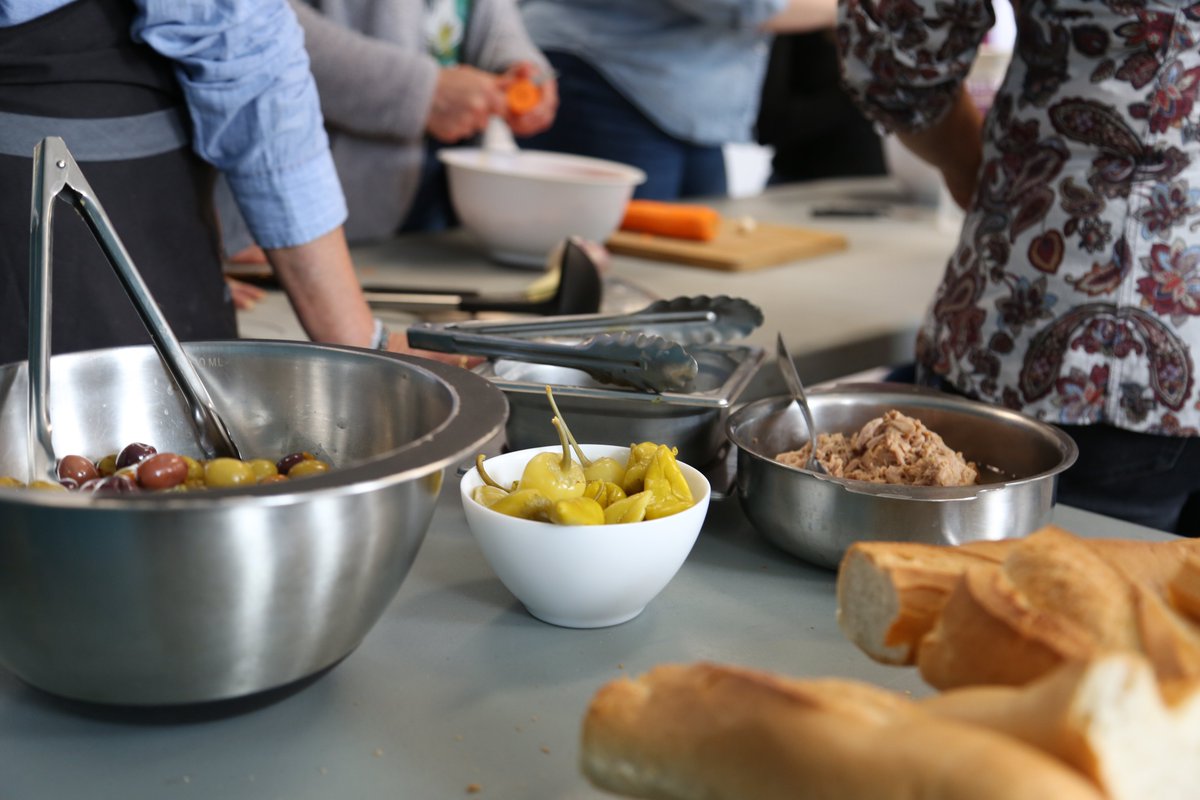 📸👐 Merci à Mieline &amp; bravo aux participant·es de l'atelier Lebleli &amp; omek houria pour la préparation de délicieux plats tunisiens 😋

👩‍🍳 Complets pour la saison, il faudra un peu de patience et attendre septembre pour encore plus d'ateliers cuisine !
ℹ️ ima-tourcoing.fr