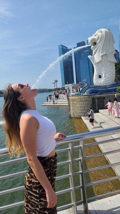 Schlucken kann ich 😏😜 #singapur #throwback https://t.co/JhMgpzfzBa<a href="/tag/singapur"class="tags">#singapur</a><a href="/tag/throwback"class="tags">#throwback</a>