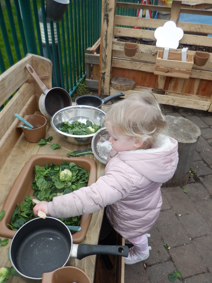 Some of the children have been extending their imaginative play after reading our book of the moment 'Olivers vegetables' using real vegetables in the outdoor mud kitchen. 'Broccoli' #purpleroom #mudkitchen #oliversvegetables