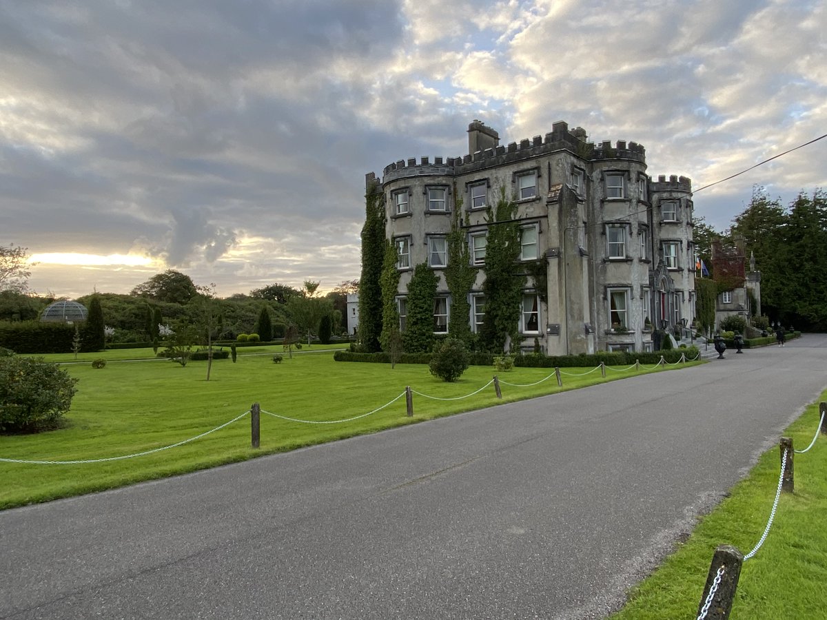 Standing tall overlooking our 30-acre estate, Ballyseede Castle has it all 🏰 Discover everything the Castle has to offer at: ballyseedecastle.com #DiscoverBallyseede #Castle #Tralee #Kerry #Ireland