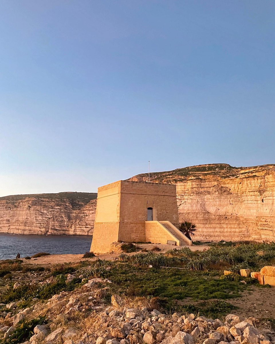 Have YOU spotted any of these towers dotting the Maltese coastlines? 🔎🤩 [ 📸 @maltaforts ] #VisitMalta #ExploreMore #MoreToExplore