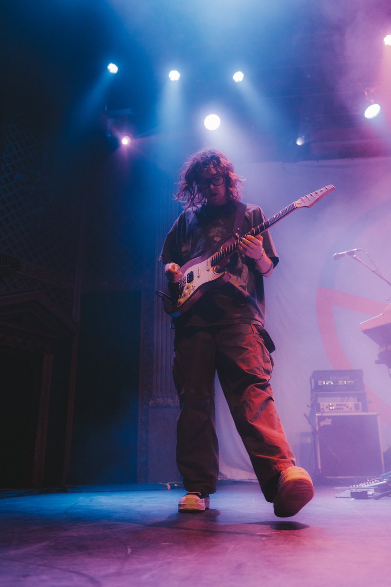 BLACKM0SS's tweet photo. chat heres a sneak peak at isaac in denver (repost w cred) https://t.co/824ojw0AAQ