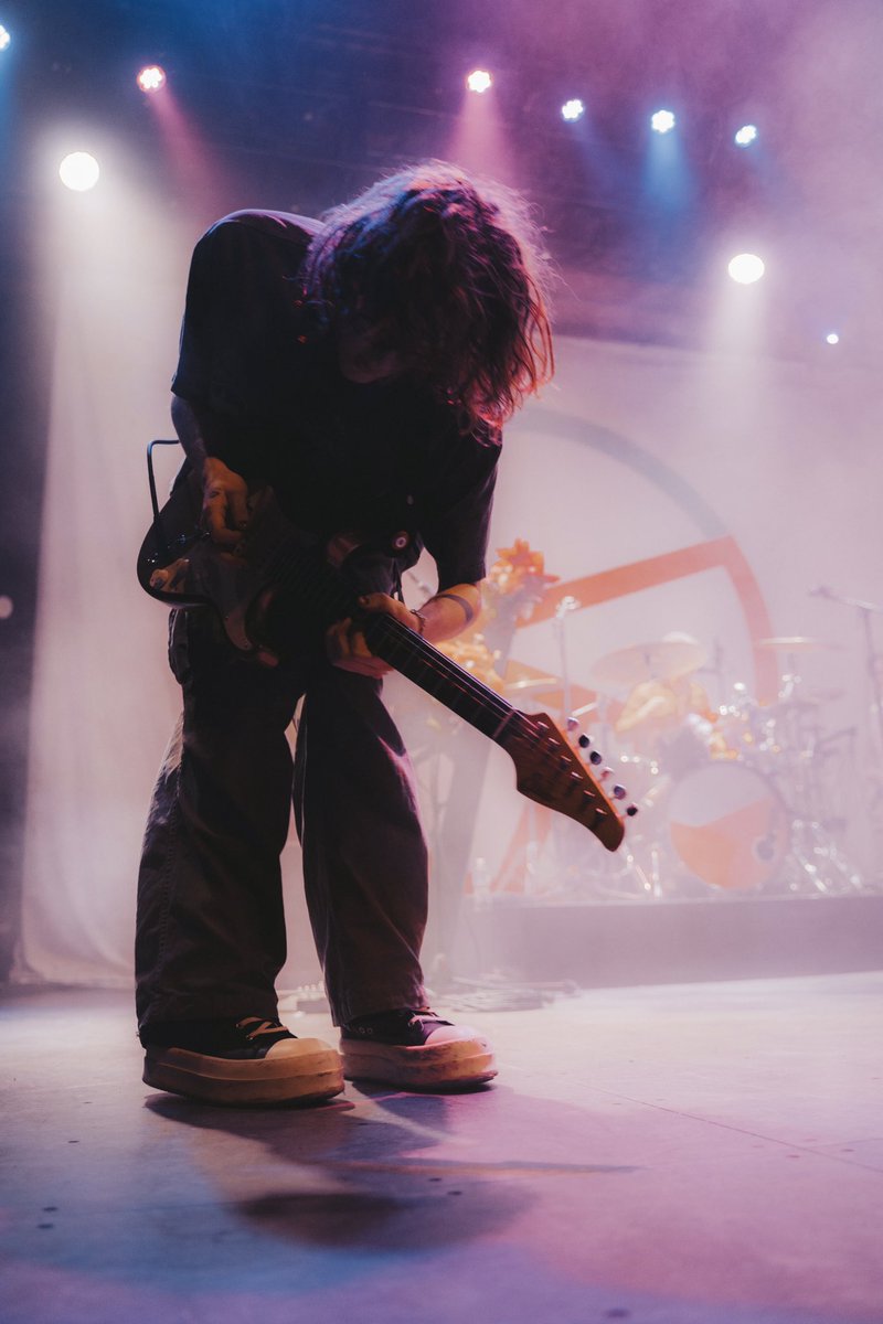 BLACKM0SS's tweet photo. chat heres a sneak peak at isaac in denver (repost w cred) https://t.co/824ojw0AAQ