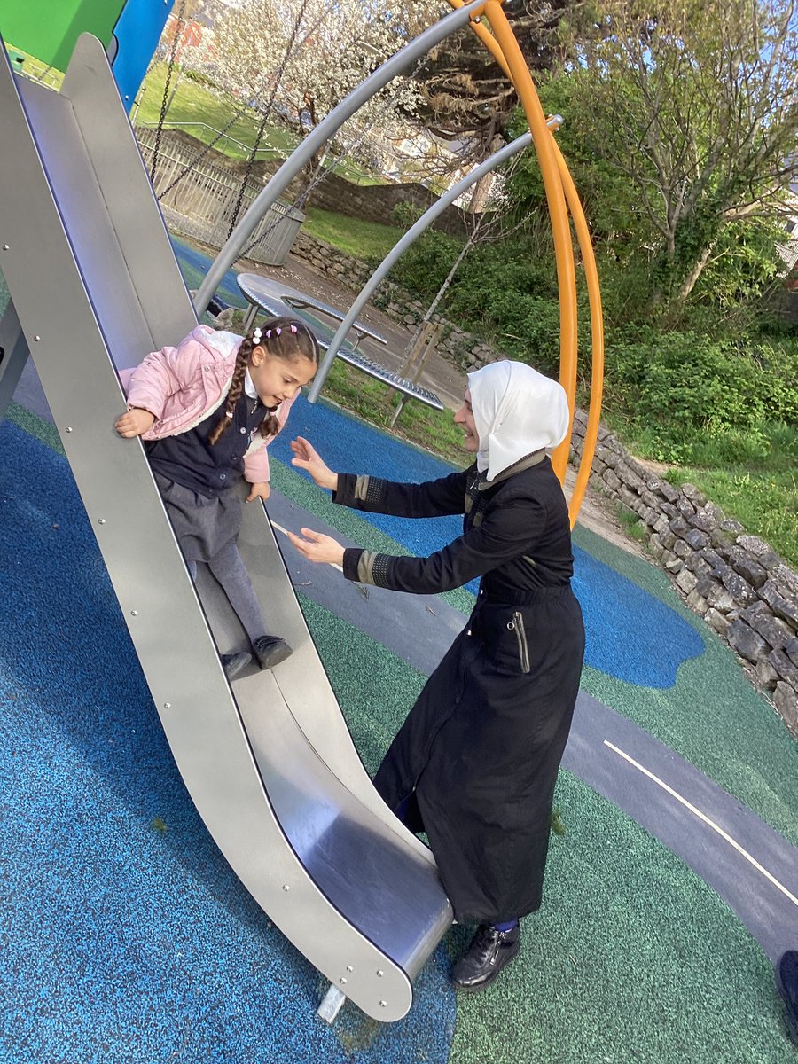 Holtonprimary's tweet photo. Mrs Webbs family group had a lovely visit to Central Park this morning. We were lucky to be joined by some of our grown ups on our adventure. We investigated how force is needed to make some things move. #HPSRec #HPSSCiTech #outdoorlearning https://t.co/KiAkAwu80J