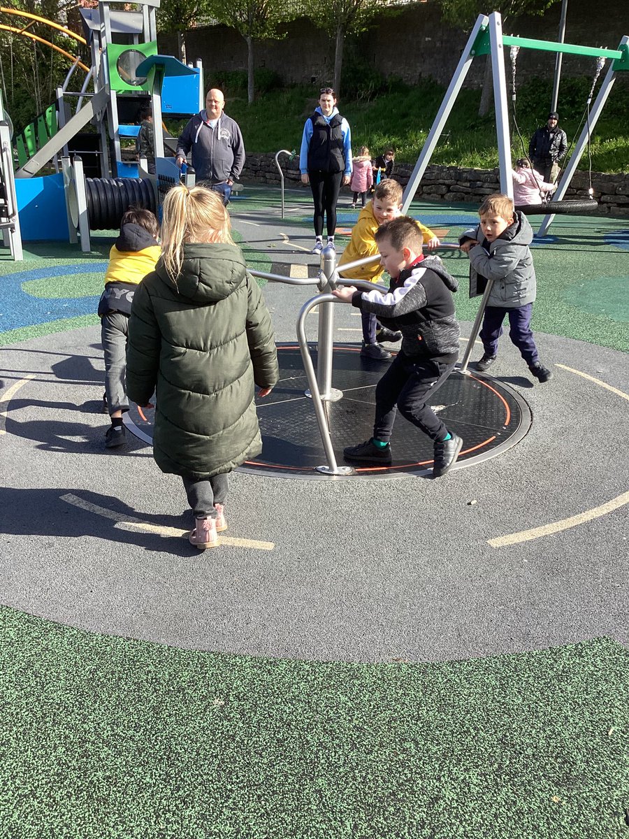 Holtonprimary's tweet photo. Mrs Webbs family group had a lovely visit to Central Park this morning. We were lucky to be joined by some of our grown ups on our adventure. We investigated how force is needed to make some things move. #HPSRec #HPSSCiTech #outdoorlearning https://t.co/KiAkAwu80J