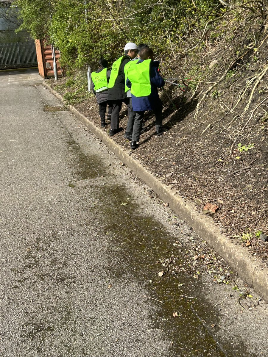 Miss Hughes tweet media