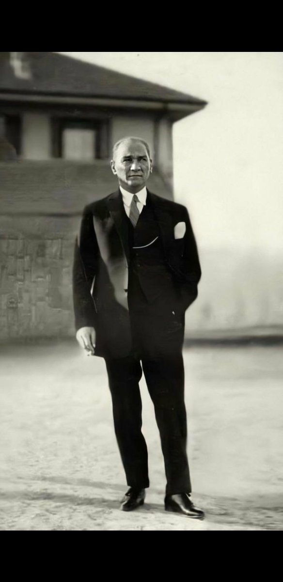 Erginyi50596331's tweet photo. Ulu Önder Gazi Mustafa Kemal ATATÜRK 
#asaletveliderlik https://t.co/sfbfeed50K