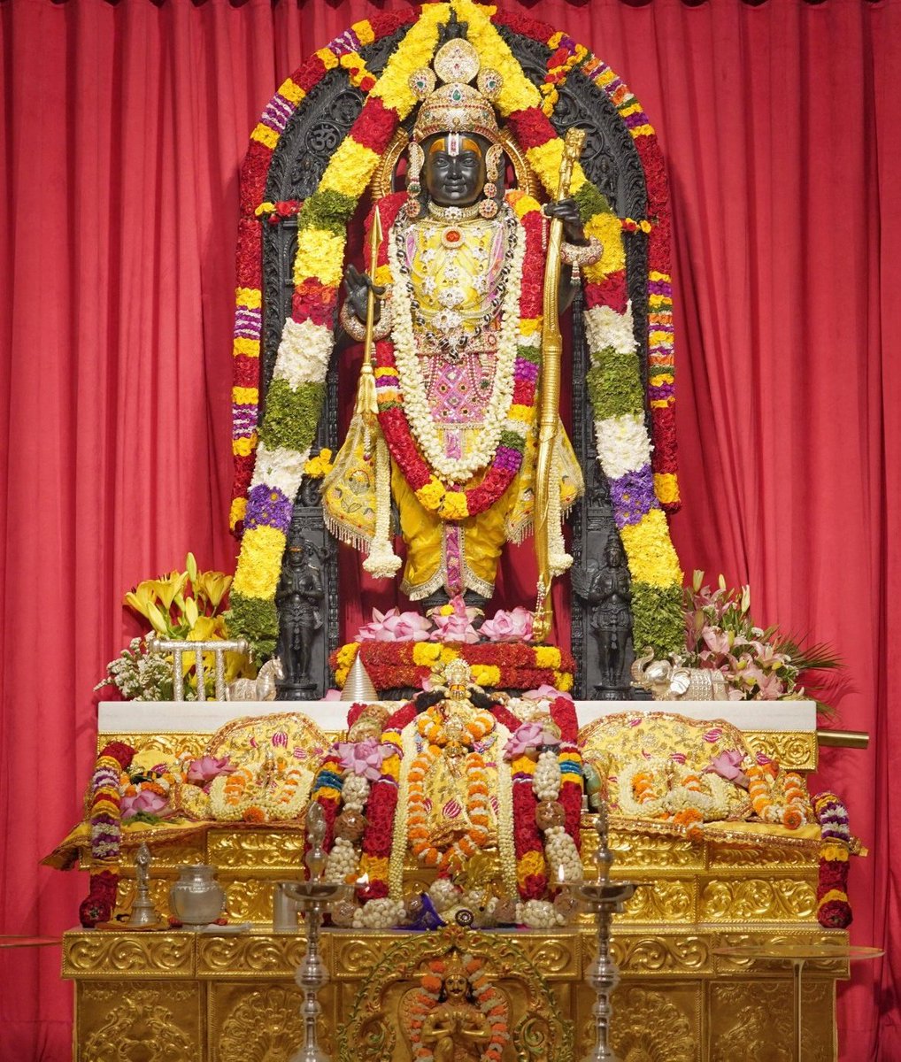 111_deewan's tweet photo. "श्रीरामचन्द्रचरणौ मनसा स्मरामि  श्रीरामचन्द्रचरणौ वचसा गृणामि  श्रीरामचन्द्रचरणौ शिरसा नमामि  श्रीरामचन्द्रचरणौ शरणं प्रपहद्ये "।I
#जय_सियाराम #JaiShreeRam
🚩श्री राम जन्मोत्सव श्री राम नवमीं की हार्दिक शुभकामनाएं 🚩 https://t.co/ezTnrO2PFr