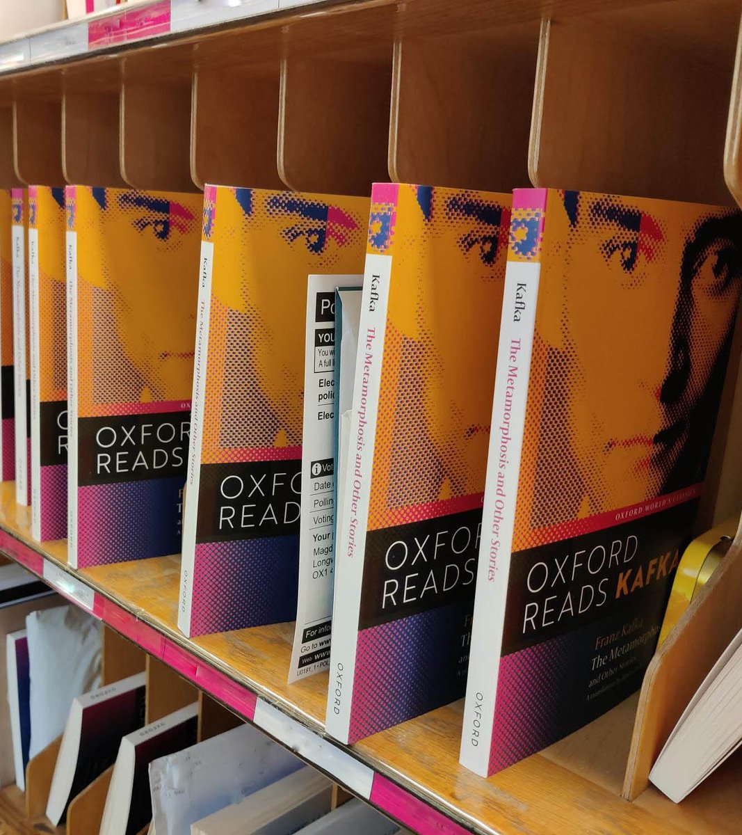 Kafka has arrived @NewCollegeOx!

Part of the #OxfordReadsKafka campaign, all our students have received a free limited-edition copy of 'The Metamorphosis' in their pigeon holes, to mark the 100-year anniversary of Kafka's death.

Discover more 👇
tinyurl.com/mtbkcfr7

#Kafka