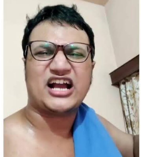OyeeSumit's tweet photo. He is Abhradeep Saha, 

One of my favourite youtuber  popularly known as Angry Rantman, is no more.   

He passed away last night 💔

We all miss you so much.

Rest in Peace #AngryRantman
Rip 😔 #Rip #AbhradeepSaha https://t.co/pmcYX9lWiu