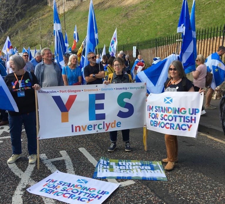 March with us for Independence on Saturday. Meet up around midday under the Yes Inverclyde banner at the bridge over the Kelvin on Kelvin Way, Glasgow. Last train from Gourock to get there on time leaves at 10.42am. Weather looking not too bad! 🌥️🏴󠁧󠁢󠁳󠁣󠁴󠁿😀