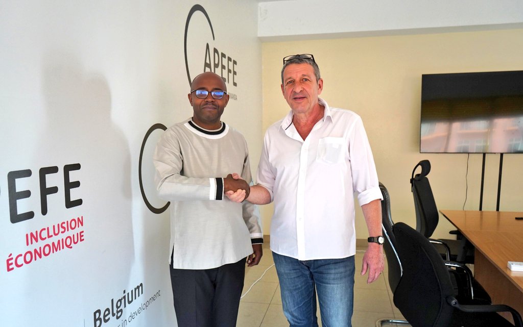 Today, Eric HUBY, APEFE Rwanda, Program Administrator and Alexis RUSINE, Founder & CEO of the Center of Creativity and Innovation (CCI), signed an MoU. Together, they will empower TVET apprentices and graduates with joint training sessions on creativity and innovation.