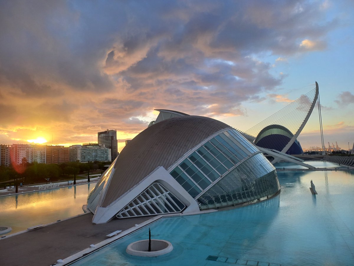 Manía q tengo, ir a ver el amanecer cada ciudad nueva q visito, Valencia hoy, en ciudad de las ciencias