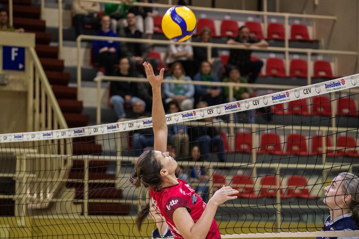 BraboAntwerpVT's tweet photo. De Ladies eindigen het seizoen met een driepunter.

Op verplaatsing bij Servantes Volley Noorderkempen werd het 1-3.

Lees hier het verslag met quotes van coach Cristina Moga.

https://t.co/5QDuS6zP8P https://t.co/HcRb2YJDNd
