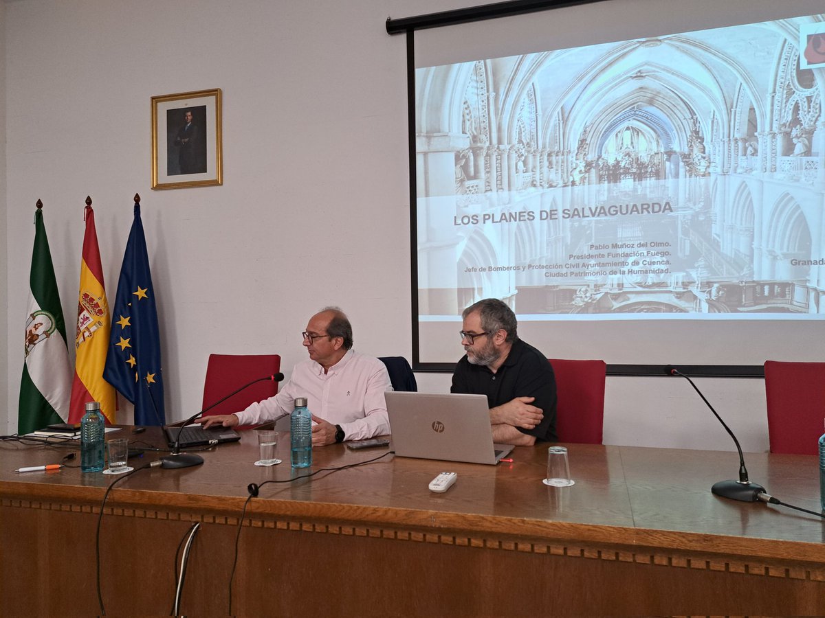 Estrelaromero2's tweet photo. Pablo Muñoz @FundacionFuego y Arsenio Sánchez @MinisterioCult2  presentan los planes de emergencia https://t.co/Zm3Cwc5j8d