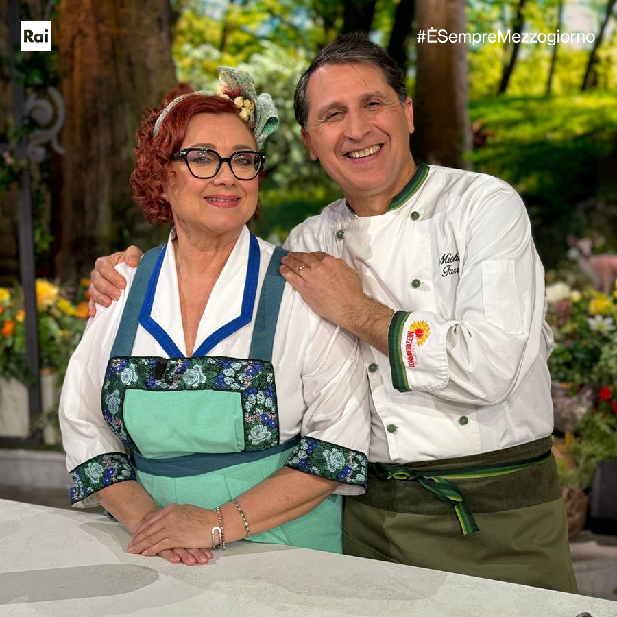 Buongiorno, pronti a scoprire nuove ricette assieme a noi? ☀️ Inizia ora #ÈSempreMezzogiorno su Rai1 e RaiPlay: bit.ly/f-ESempreMezzo…