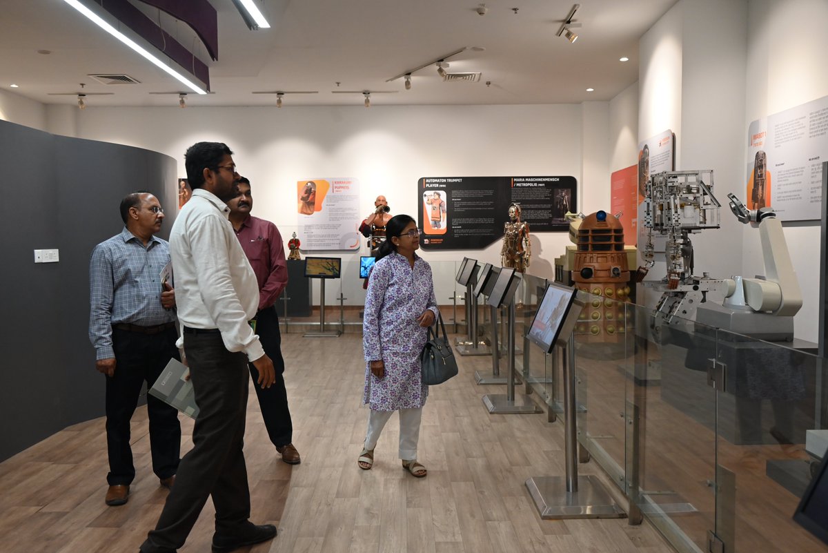 Scientists from INSPIRE Division of Ministry of Science and Technology, Government of India visited Gujarat Science City.
#ChaloScienceCity #nif  @IndiaDST @dstGujarat @jbvadar @InfoGujarat