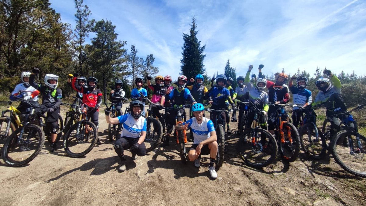 #FormaciónFCG | A canteira do Enduro tecnificouse no Monte Xalo

🚵‍♀️🚵‍♂️ @EvaCastro_3 e Luis Manovel dirixiron unha intensa xornada de traballo dedicada ás promesas galegas

🔗 fgalegaciclismo.es/index.php/es/s…