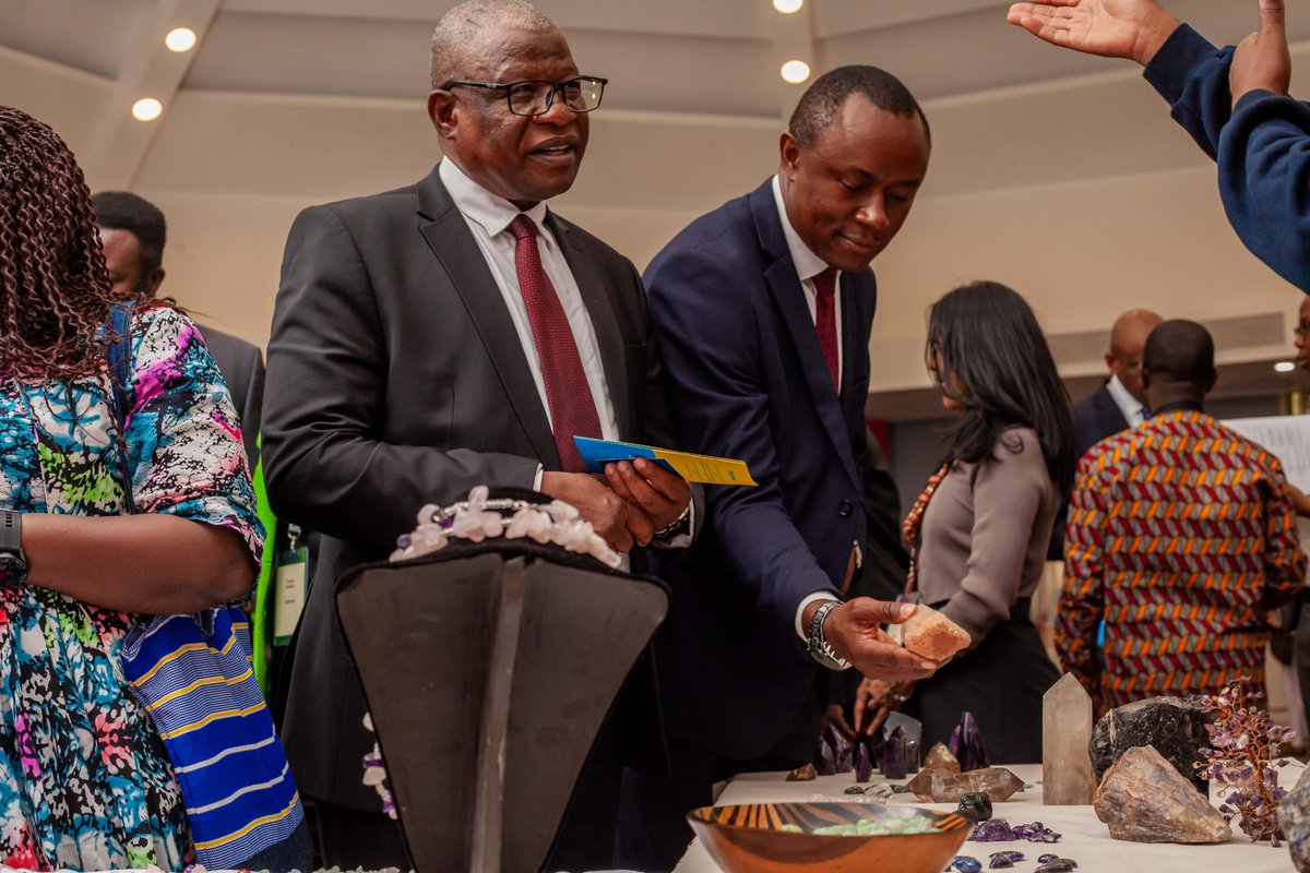 DevelopmentMin's tweet image. The spotlight is on innovation at the #DevelopmentMinerals Exhibition! 💡It showcases the impact of the Programme and its partners through showcased products and practical demonstrations. Participants are learning from the unique offerings and creations  of artisanal miners from