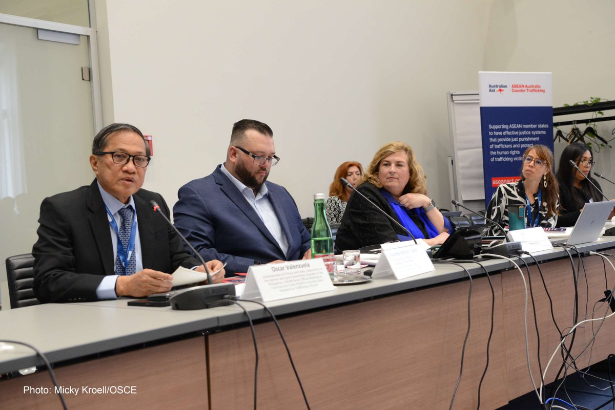 Proud to see #ASEAN-ACT on the world stage 🌏 spotlighting🔦intersection between disability & #HumanTrafficking. Thanks to #SOMTC Lead Shepherd for presenting #ASEANACT study at @OSCE global conference side event in Vienna. #cthb24 

🔗aseanact.org/resources/TIP-…

#WeAreDTGlobal