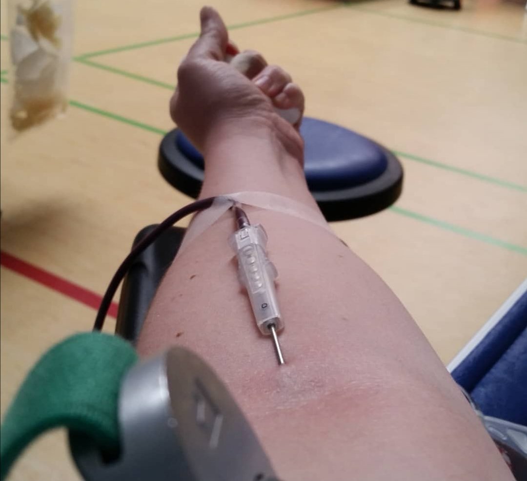 Ich war gestern Abend zu meiner 37. Blutspende.

Blutspenden ist wichtig.

Blutspenden rettet Leben.