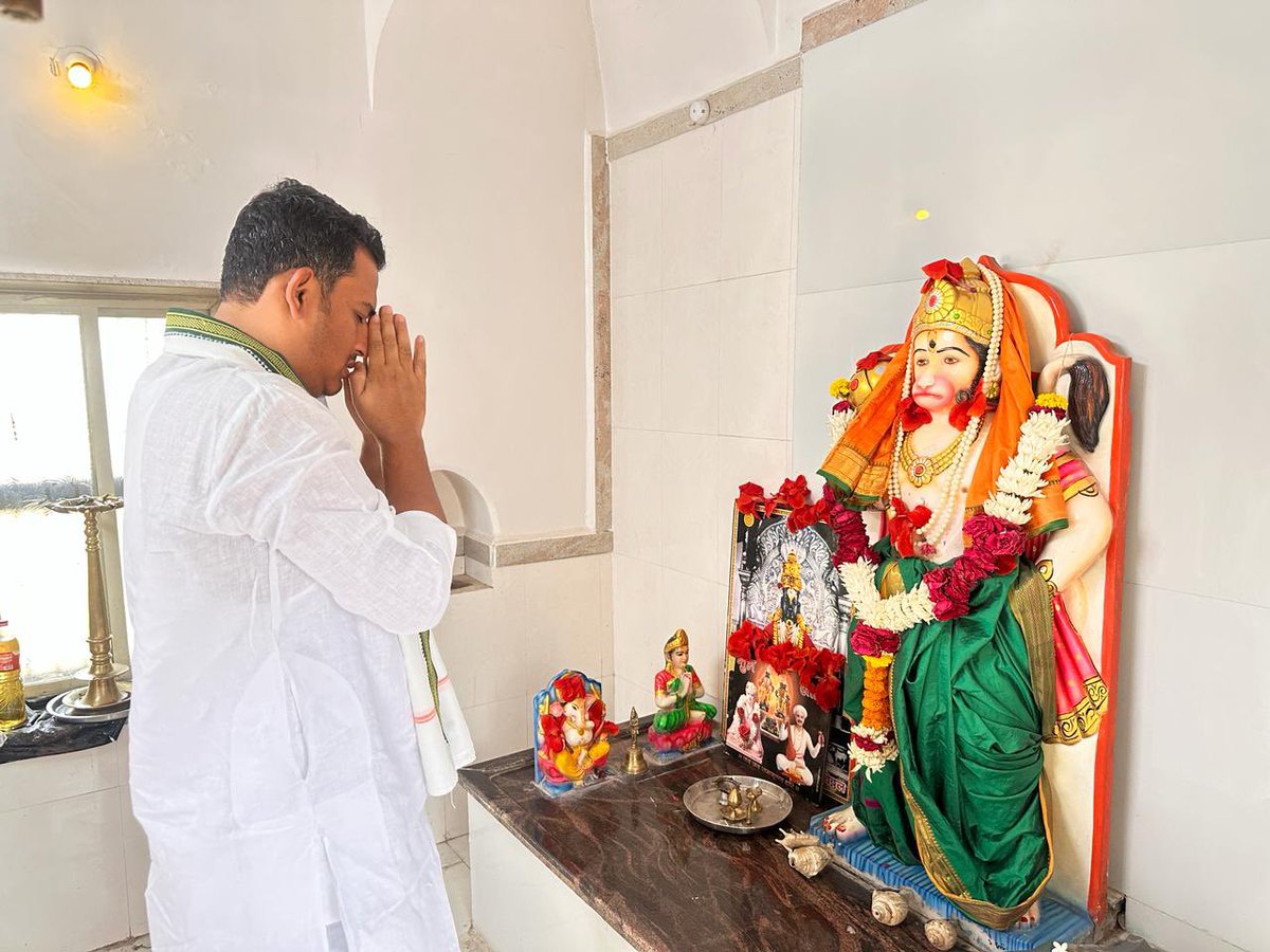 || जय श्रीराम || आज श्री रामनवमी निमित्त काळे वस्तीवरील श्री हनुमान मंदिरात मनोभावे दर्शन घेतले व सर्वांच्या कल्याणासाठी प्रार्थना केली. #श्रीरामनवमी #AshutoshKale #Kopargaon