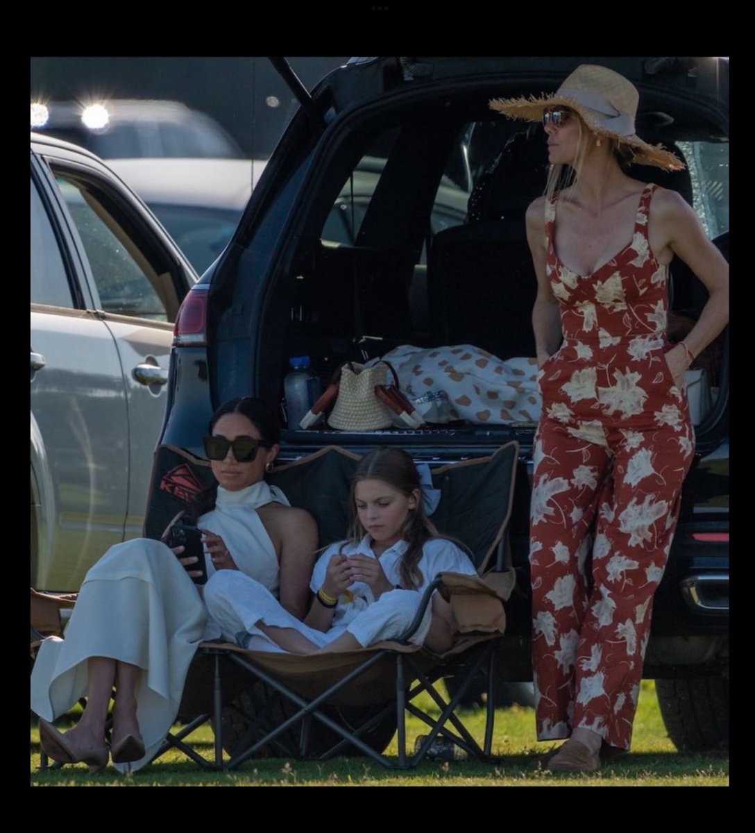 It's night & day, one mum interacting & having fun with the kids at the polo 🐎 the other on her📱 ignoring her friend & her friends daughter, utterly self absorbed, bored & probably checking X for 📸 of herself at the match. Does anything interest this woman apart from herself?