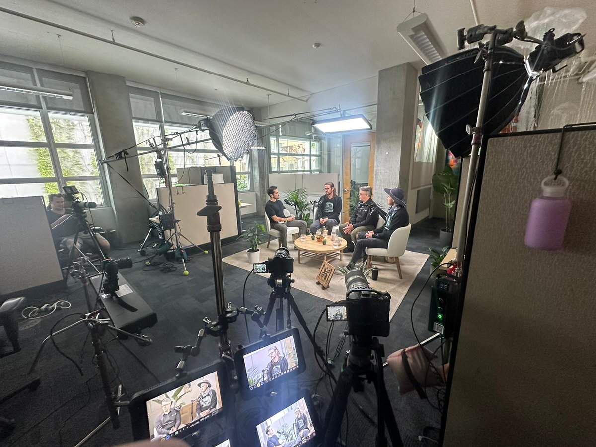 matthewmutual's tweet image. I just attended the @EarthCommons and @FundingCommons events in Berkeley, hosted by @protocollabs. It was packed with multi-disciplinary gigabrains, exploring frontier themes around the intersection of web3, climate, open source, and AI. We recorded several behind-the-scenes…