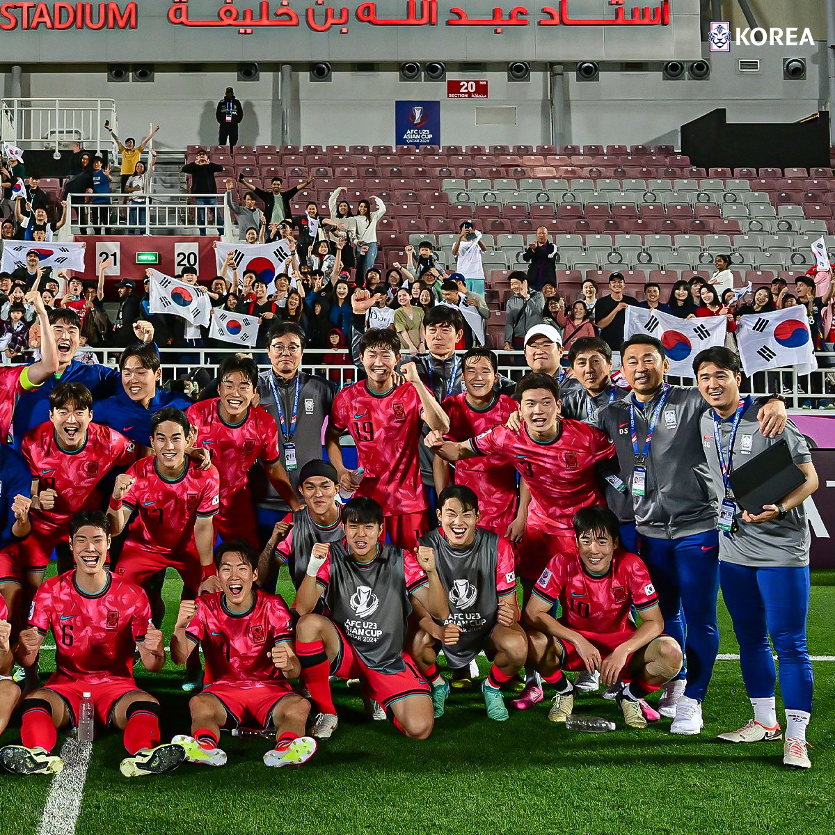 먼 타지에서도 태극기와 대한민국이 함께 하기에 황선홍호는 더욱 힘차게 나아갑니다!✨ 2차전 중국전도 많은 응원부탁드립니다👍🏻