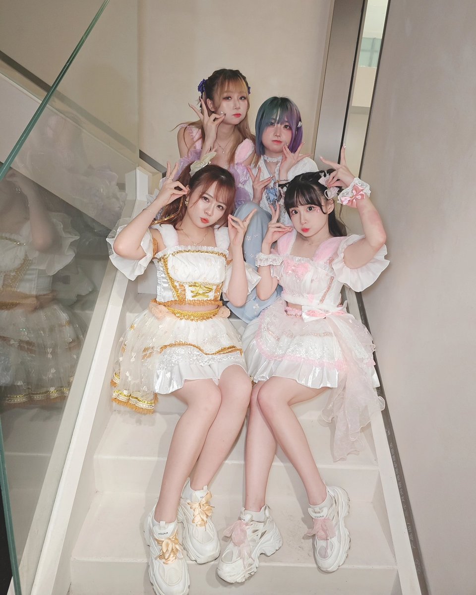 haretwoCHU's tweet photo. 長沙活動完滿結束啦💛💜🩵🩷
接下來見面是5月在上海啊⭐️
期待跟大家見面呢🐰

@3ternal_Kare 
@3ternal_mochi 
@3ternal_yuka 
@3ternal_yuki https://t.co/e2rAZmMX0i