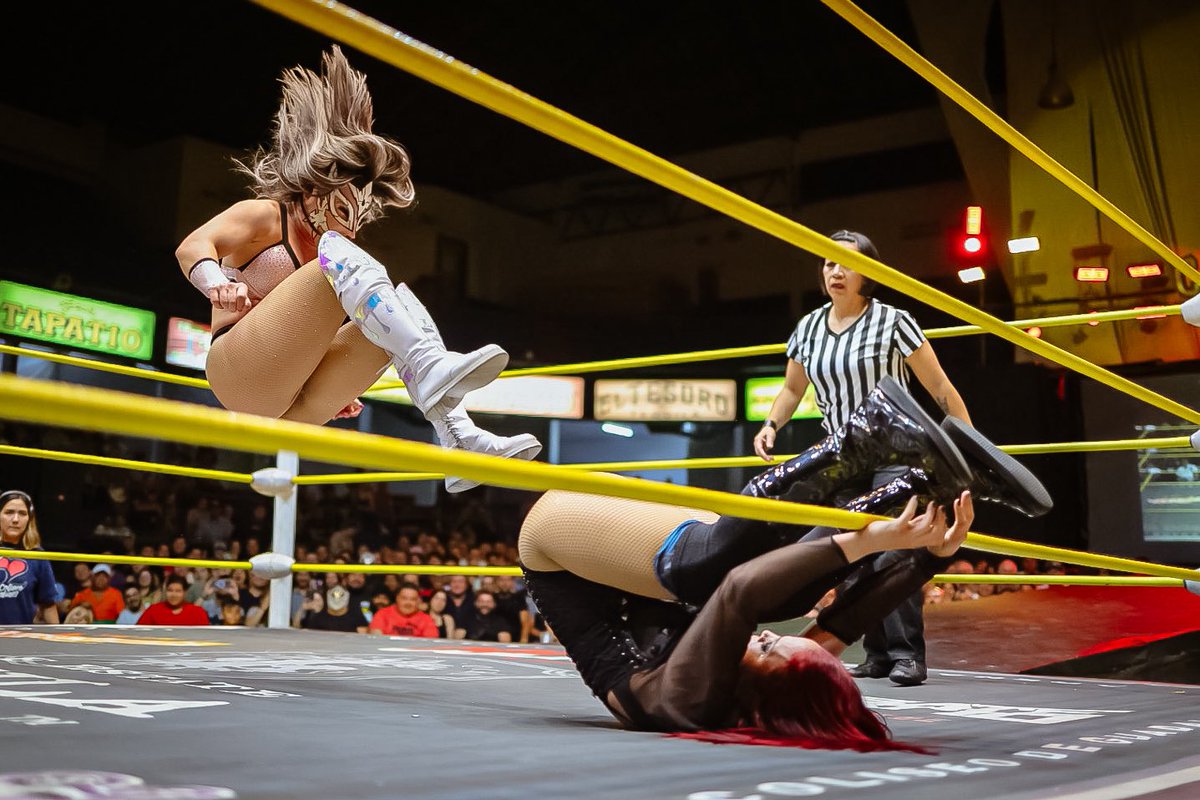 The team of Lluvia, Tabata, and Hatanna were victorious in action tonight, defeating Dark Silueta, Adira, and Náutica!  Who will challenge for the CMLL Occidente Women's Tag Team Titles next? 

🖥️ WATCH NOW: youtube.com/watch?v=ljH7_1… 

#CMLL #MartesDeGlamourCMLL