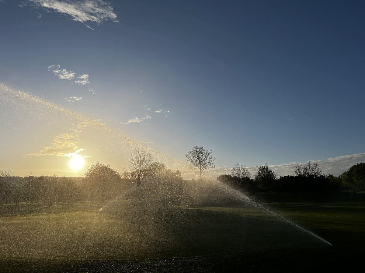 Anyone getting that feeling 🫣 ☀️💦……….. 😎