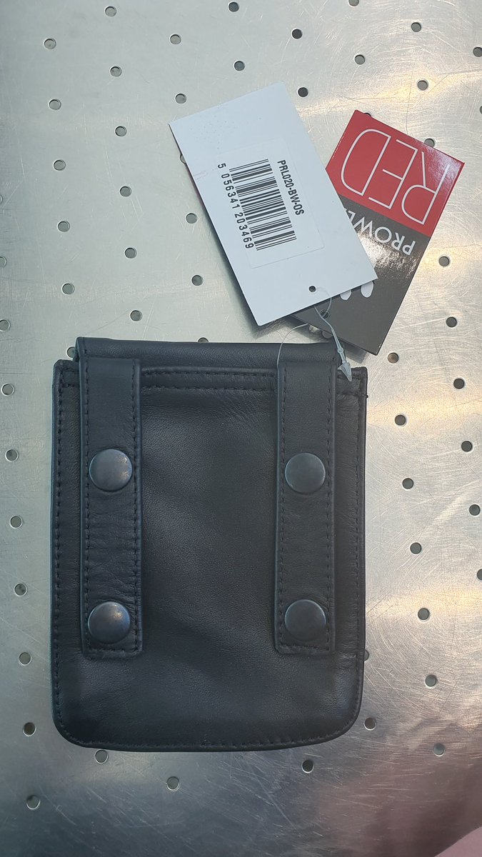 Selling this leather wallet belt pouch from Prowler. Realised after purchase that it's too small for my phone. Unable to return it as I'm not in London anymore. Brand new with tags on. Looking for £35. DM if interested