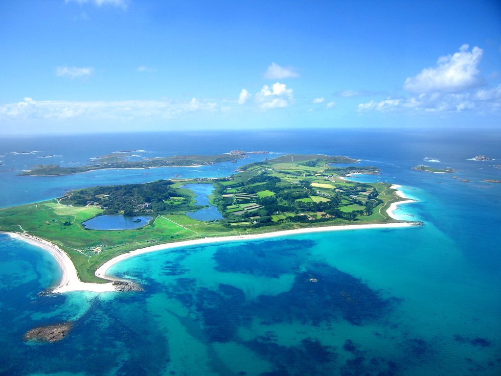 On this day in 1986, a peace treaty was signed, officially ending the Three Hundred and Thirty-Five Years' War between the Isles of Scilly and the Netherlands. During this war not a single shot was fired, which makes it one of the world's longest wars, and a bloodless war.