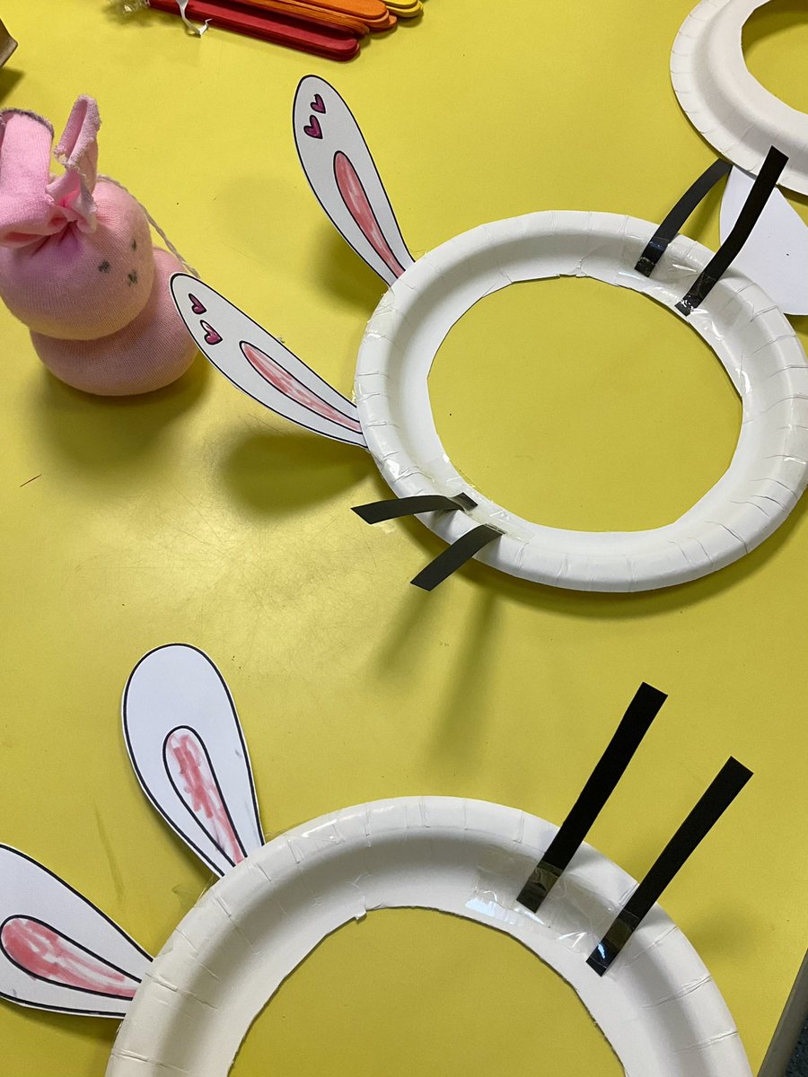 GreenleasSchool's tweet photo. ☀️ Welcome back for summer term, everyone! We hope you all had a lovely Easter break.

Here are some snaps from the after school club Easter Eggstravaganza at Derwent Road! 🐣 

#GreenleasSchool #Easter #afterschool #afterschoolactivities https://t.co/513NX2CCHq