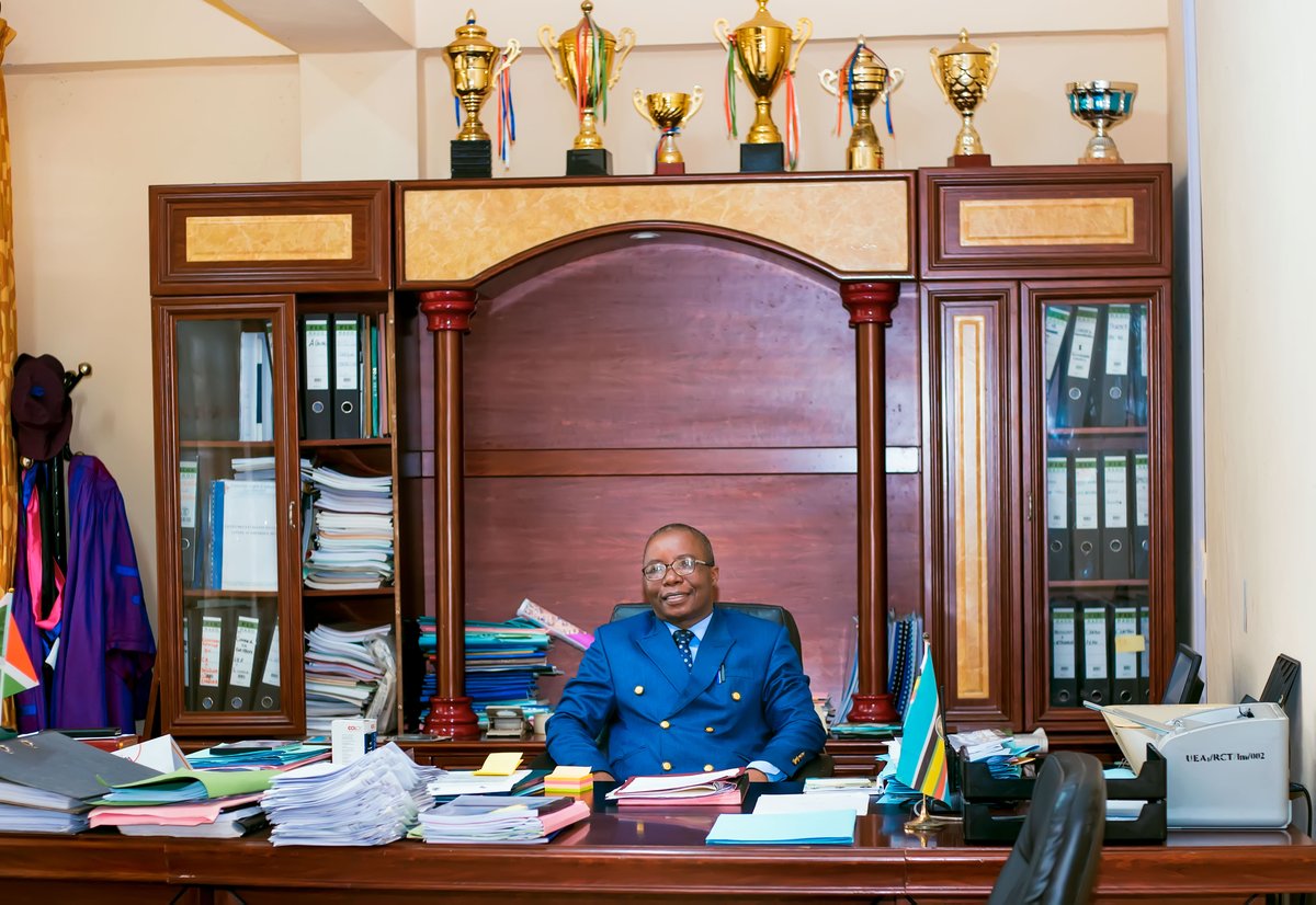 espoir_afrique's tweet photo. D.G. du Fonds d'Investissement Communal 2021- 2023;Cadre des Nations Unies chargé de la Planification et Politique à l'Etat Major de la Police des Nations Unies basé à Brindisi-Italie 2016-2020, Expert de l'Union Africaine dans le cadre de Police Strategic Support Group 2016-2024 https://t.co/p7unzWETo6