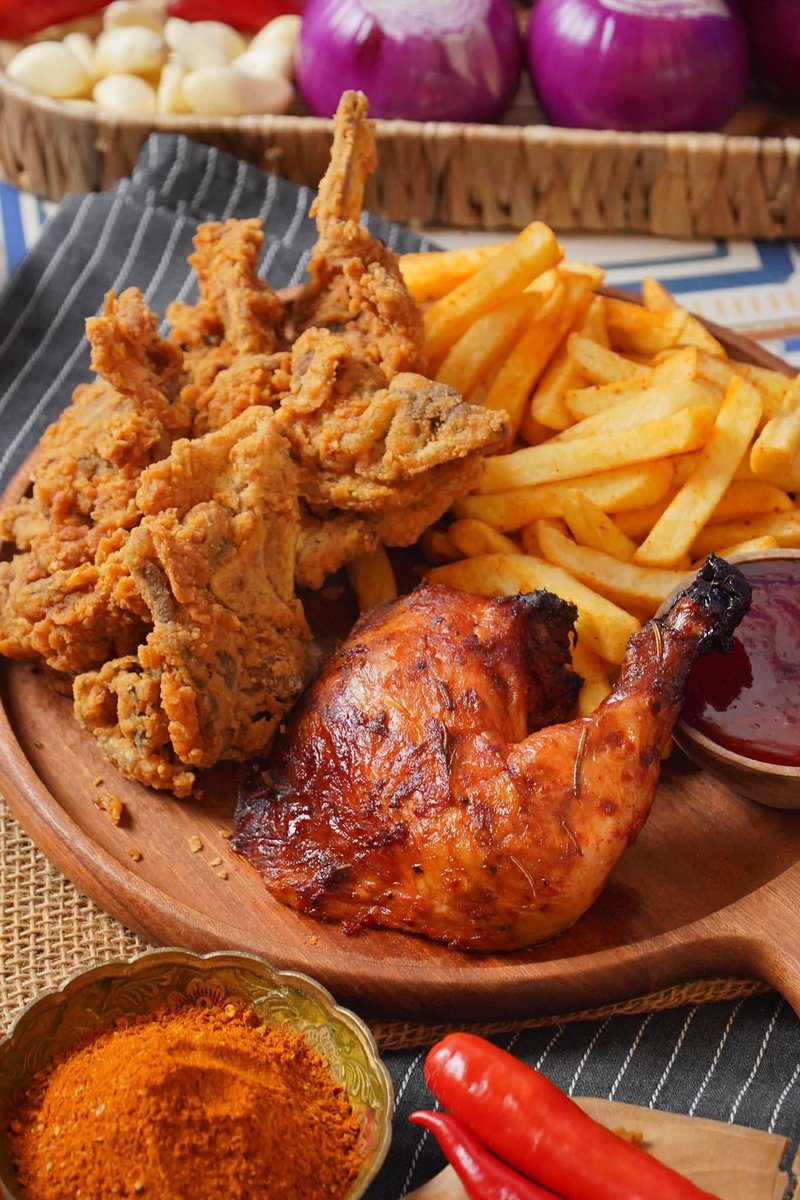 NazDaim's tweet photo. @ImDianaDanielle Salam… saya dari Chicken Royale … hehehe… 0185760282 https://t.co/Ft9MXRXaDO