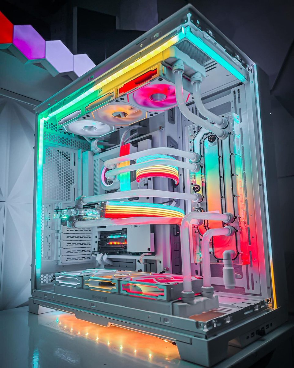 With candy colors🍬, it certainly delivers the flavor!🤤 📸Photo Credit @i_respawn_irl #LIANLI #O11DEVOXL #SLINF #PC