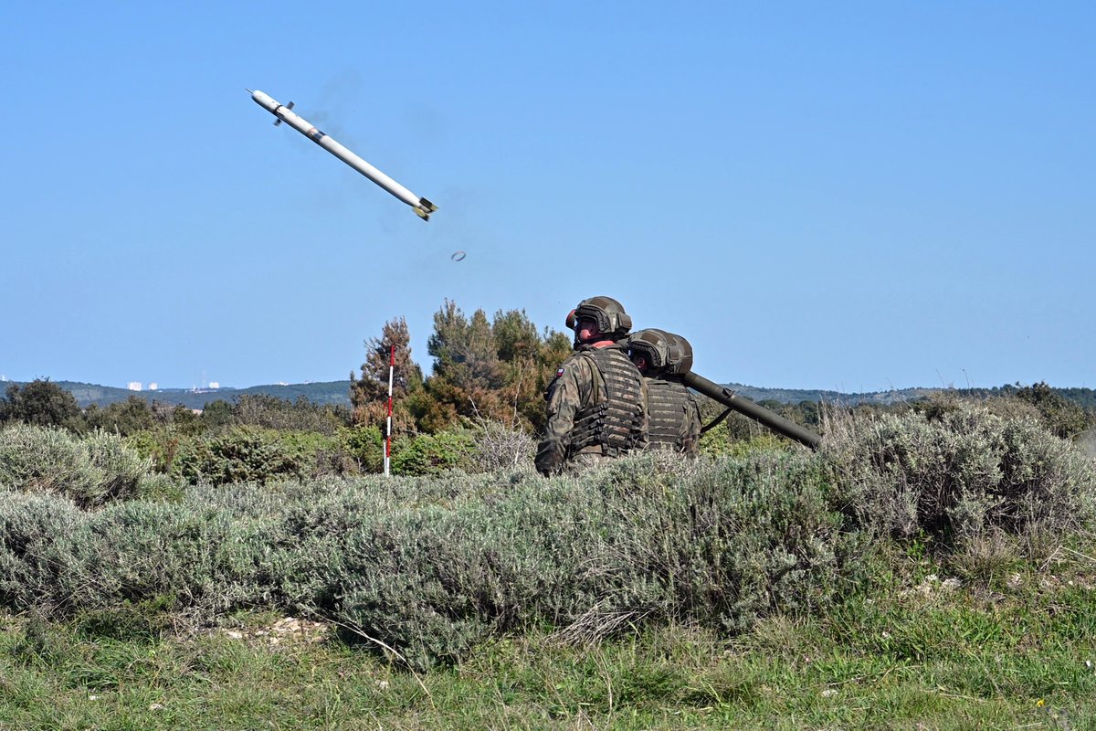 #WeaponsWednesday Do you know what weapon this is? Recently @USArmy #Soldiers with @173rdAbnBde and @10AAMDC participated in exercise #Shield 2024 in Pula, Croatia, alongside our @NATO from 🇭🇷, 🇵🇱, 🇫🇷, and 🇸🇮. #StrongerTogether #WeAreNATO #LSGE24 #MakingaDifference