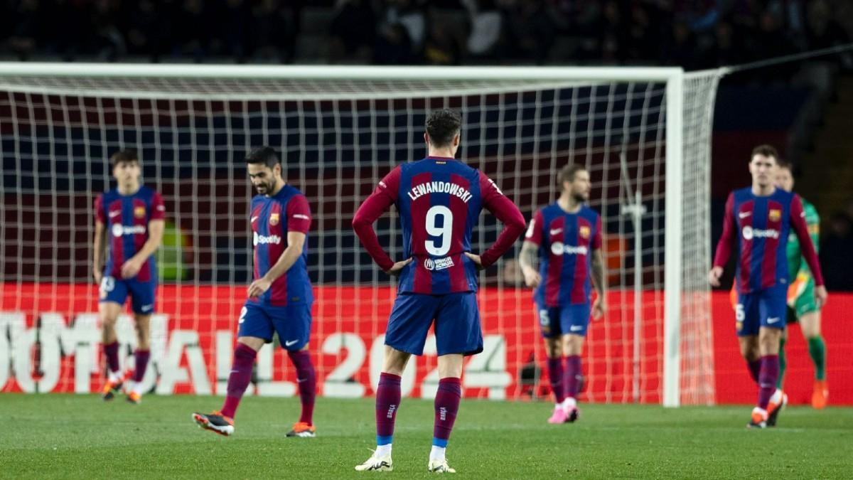 📰 نجم برشلونة يتحدى ريال مدريد عقب توديع دوري أبطال أوروبا التفاصيل: belgoal.com/?p=507738