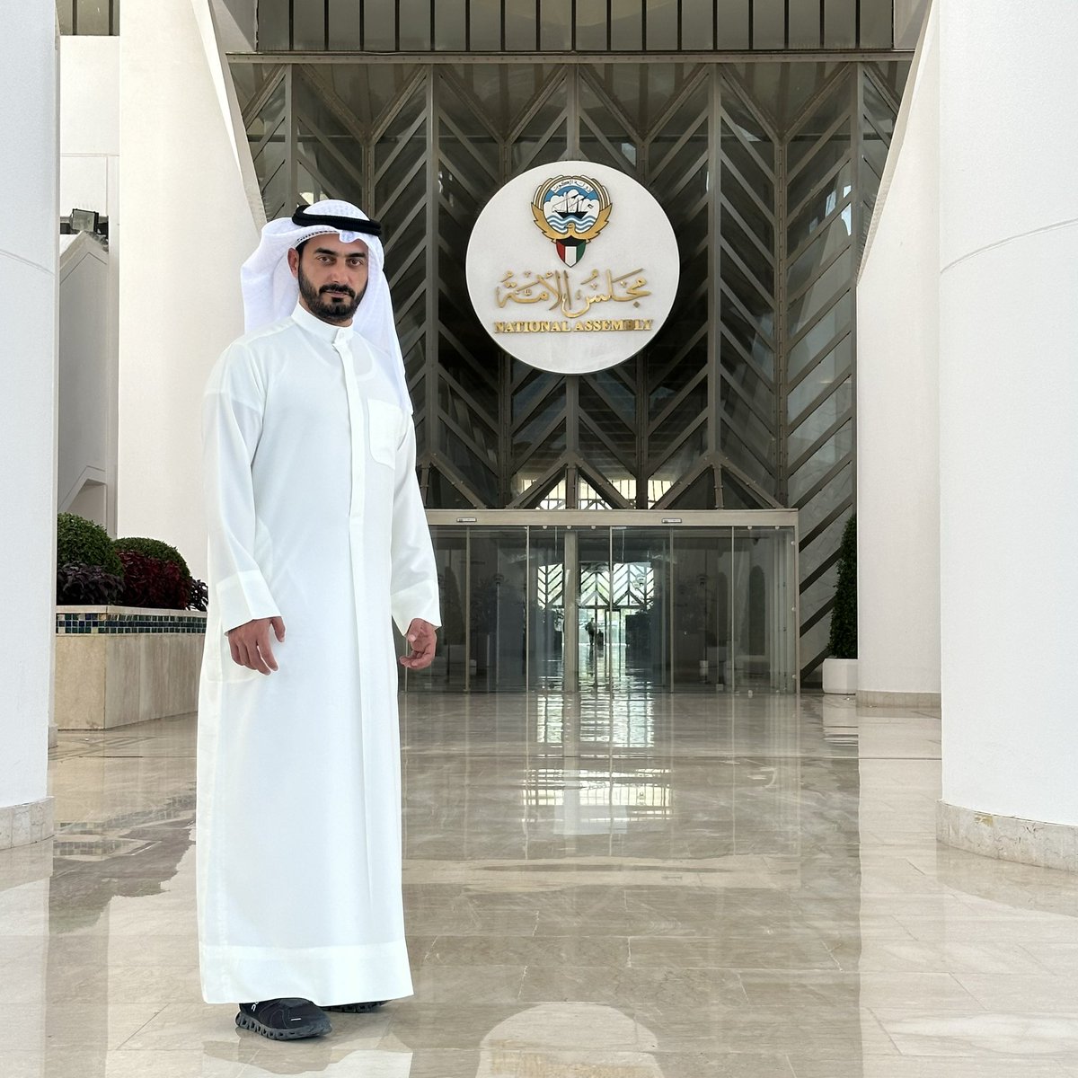 احتراما للدستور 
وثباتا على الموقف
أتواجد اليوم في مجلس الامة