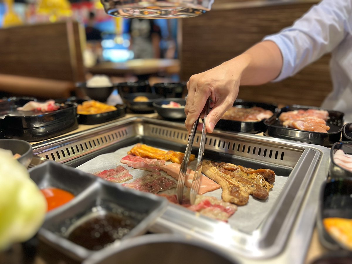 Are you ready to grill and be filled with unlimited Japanese barbecue? Good news! SUMO NIKU is NOW OPEN at 📍Level 2, Gateway Mall 2! 🔥🥩 Grill to your heart's content with choices of pork, beef, and chicken, all for only P559! ♥️ #GatewayMall2 #CityOfFirsts #AranetaCity