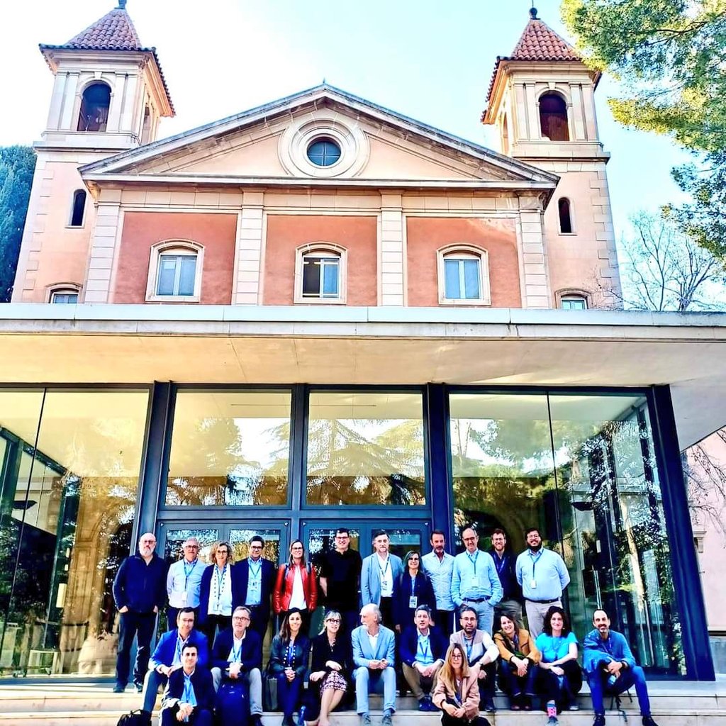 aporqueras's tweet photo. Una interesantíssima visita al @BSC_CNS desde el @LHAjuntament y de la mano de grandes socios @hbellvitge, @idibell_cat i @ICO_oncologia
Acuerdos estratégicos para el #BioCluster. Una comunidad de #salud en #LHospitalet donde las ideas se convierten en emprendimiento
#LifeScience https://t.co/qtyaQhQtiX
