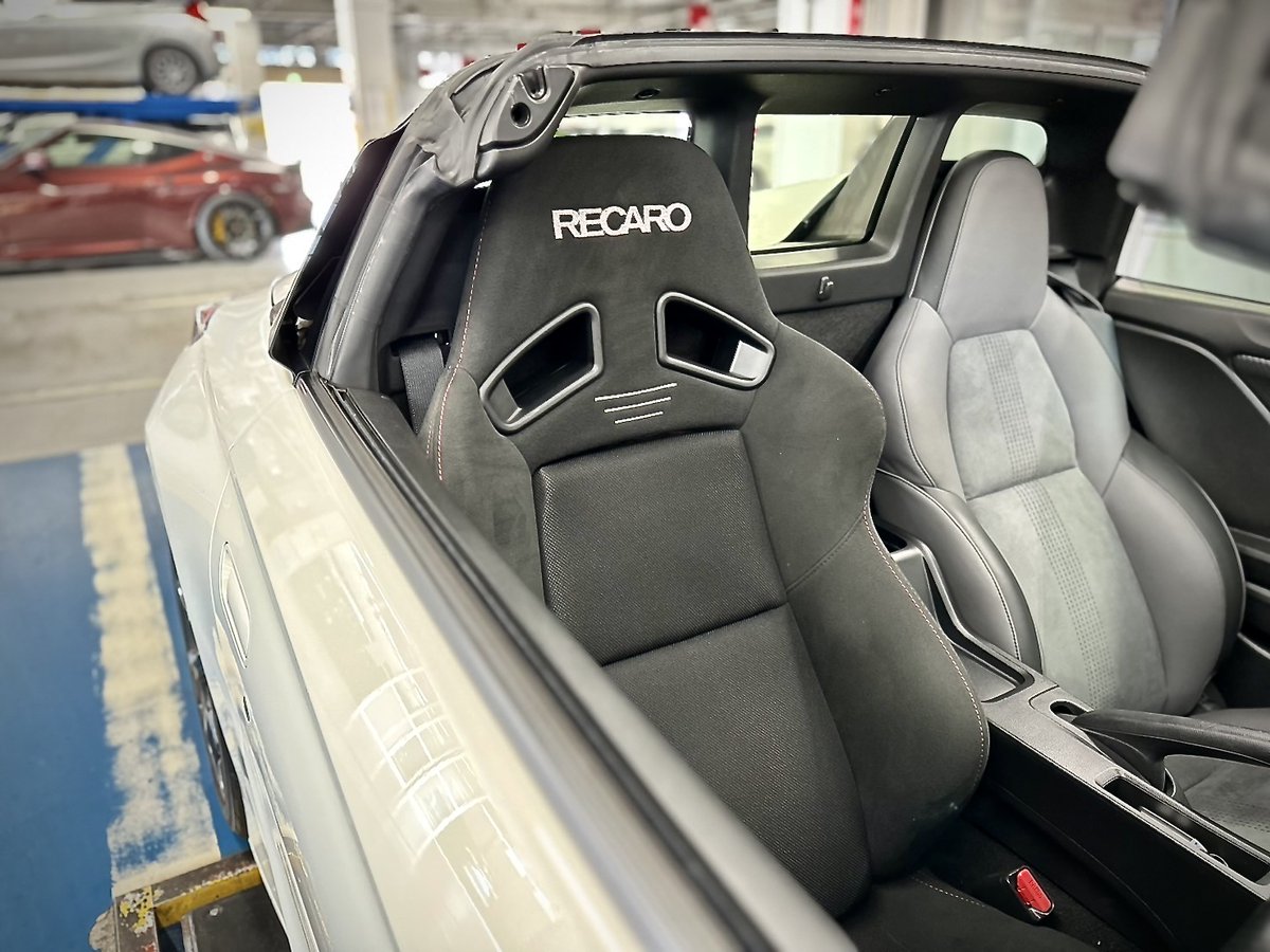 mcota0911's tweet photo. HONDA S660にRECARO SR-7F ASM IS-11を装着為せて頂きました
KAWAI WORKSのレールを使って装着させて頂きました
ショルダーやコンソールなどに若干干渉しますが
シートスライドは問題なく可能になります。
ドアの開閉も跳ね返される事はなく閉めて頂く事が出来ます
#S660
#RECARO
#SR7F
#AUTOBACS https://t.co/mPjOh9CoNa