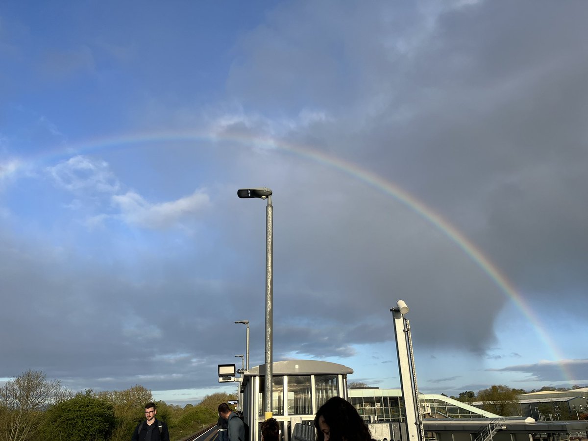 Seeing this rainbow this morning set Mum thinking of all our dear friends who have gone OTRB 🌈 ♥️ Sending love to all those who are missing someone #CatsOfTwitter #BTPosse