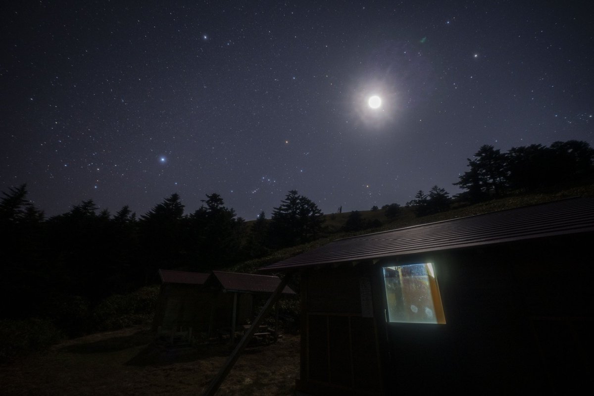 high_islands's tweet photo. 午後8時前に堂ヶ森避難小屋から見えた沈みゆくオリオンと冬の大三角形。

撮影日2024年4月13日

#ファインダー越しの私の世界 #写真で伝えたい私の世界 #写真が好きな人と繋がりたい #愛媛県 #西条市 #四国 https://t.co/IYdlag2ZgE