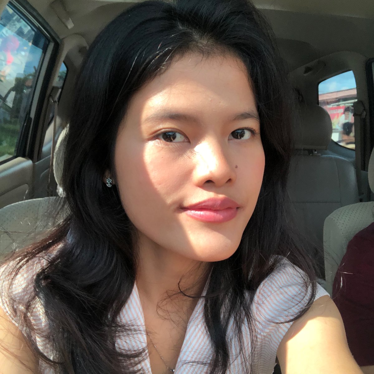 eyaeyauw's tweet photo. glossy lips bomb punya Adara cakep banget weh :3 

bikin look “my lips but better” https://t.co/2xkjNoRs2M