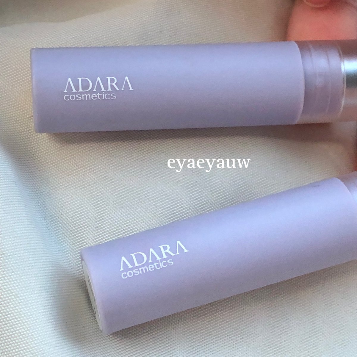eyaeyauw's tweet photo. glossy lips bomb punya Adara cakep banget weh :3 

bikin look “my lips but better” https://t.co/2xkjNoRs2M