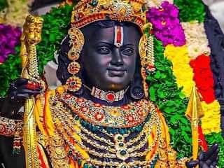 भए प्रगट कृपाला दीनदयाला,कौसल्या हितकारी। हरषित महतारी मुनि मन हारी अद्भुत रूप बिचारी॥ सृष्टि के कण-कण में व्याप्त प्रभु श्री राम के उच्चादर्शों से भारतीय संस्कृति समृद्धिशाली एवं गौरवान्वित है राम नवमी के पावन महाअवसर पर आपके जीवन को नई दिशा और नई ऊर्जा मिले,ऐसी मेरी कामना है।🙏